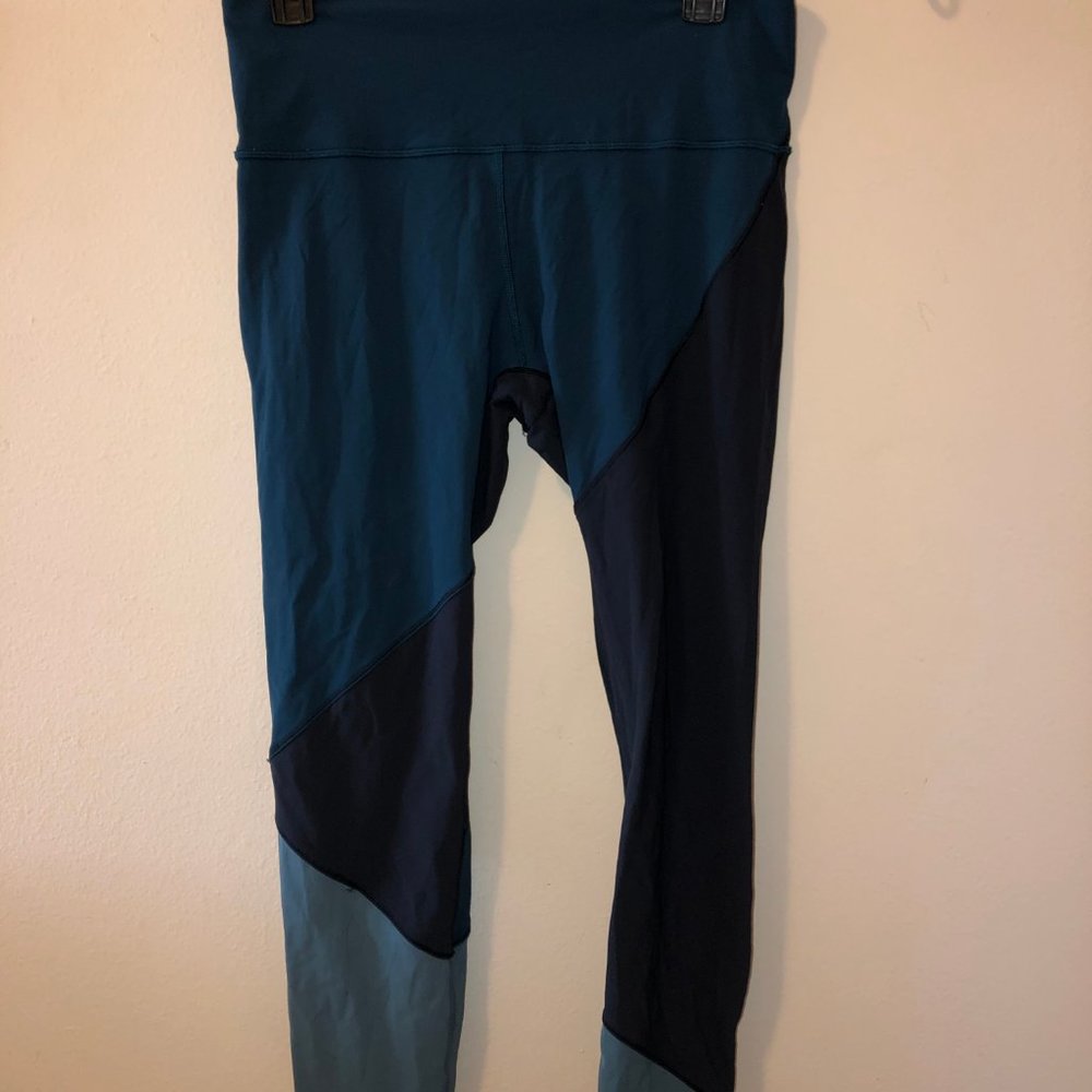 Wunder Under Blue color block leggings